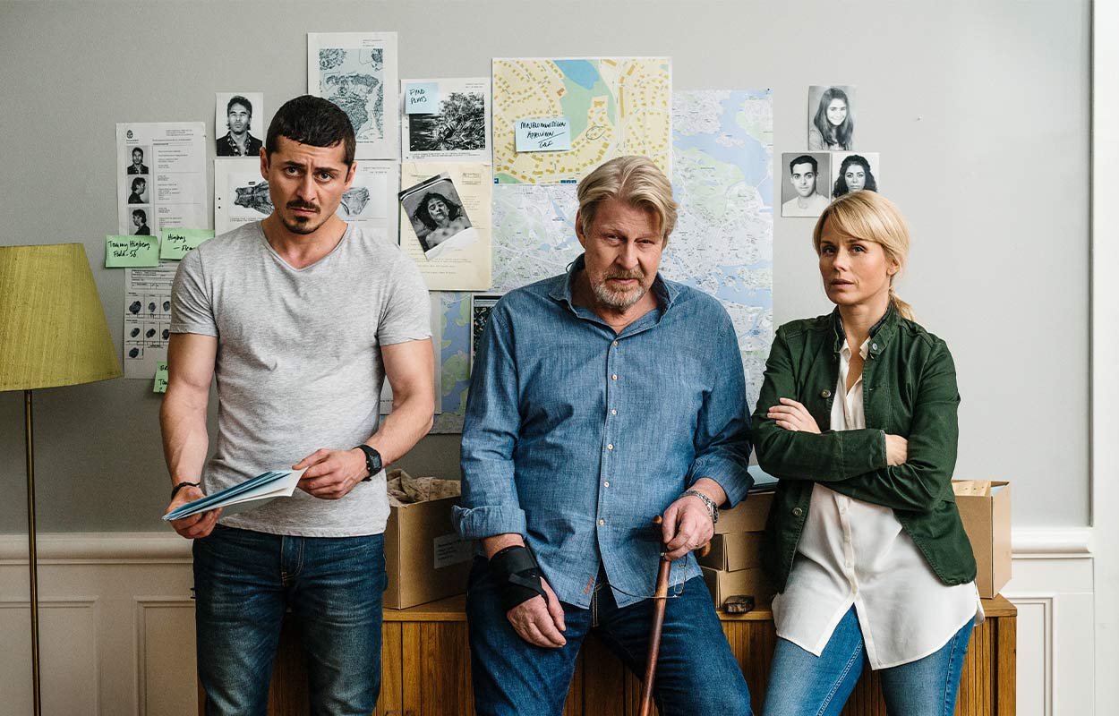 Alexej Manvelov, Rolf Lassg&aring;rd och Helena af Sandeberg i &rdquo;Den d&ouml;ende detektiven&rdquo;.