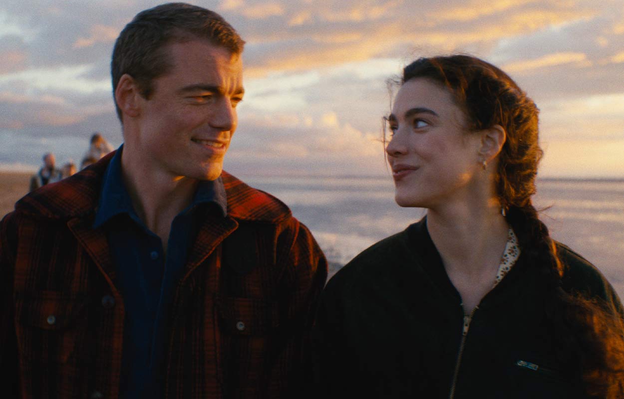 Gabriel Basso och Margaret Qualley i &rdquo;Love of Your Life&rdquo;.