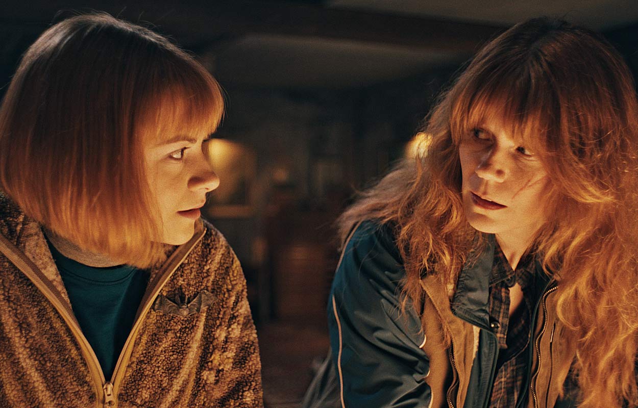 Matilda Gross och Hanna Alstr&ouml;m i &rdquo;Nelly Rapp - Porten till underjorden&rdquo;.