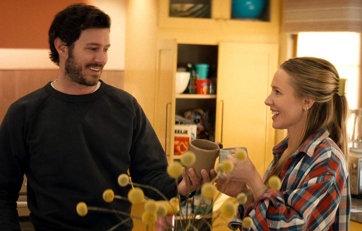 Adam Brody och Kristen Bell i &rdquo;Nobody Wants This&rdquo; s&auml;song 3.
