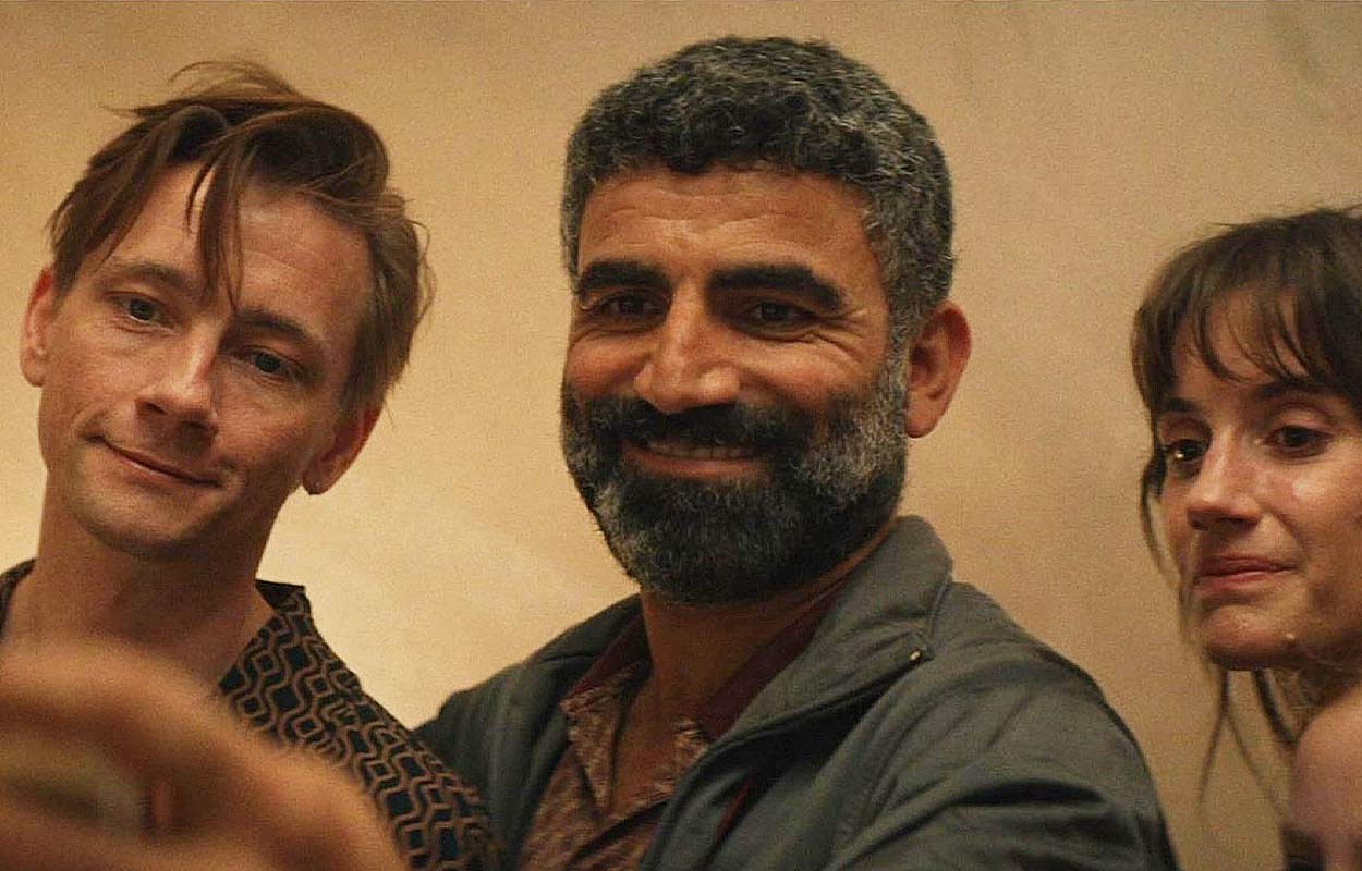 Esben Smed, Aziz &Ccedil;apkurt och Danica Curcic i &rdquo;Paradis&rdquo;.